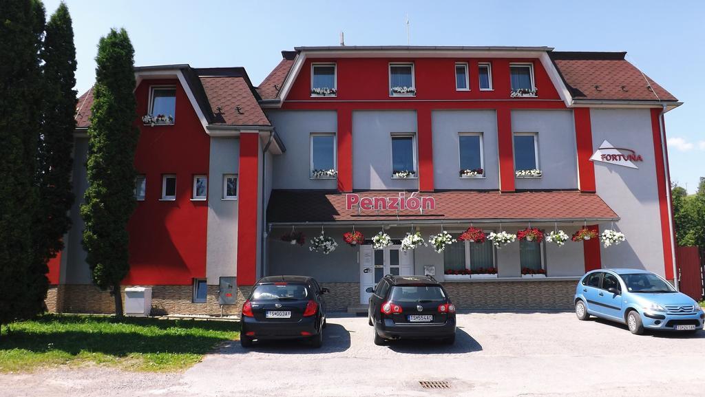 Guest House Penzion Fortuna Tvrdosin Exterior foto